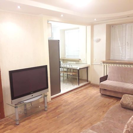 Appartment Near M. 23 Serpnya Jarkov Exterior foto