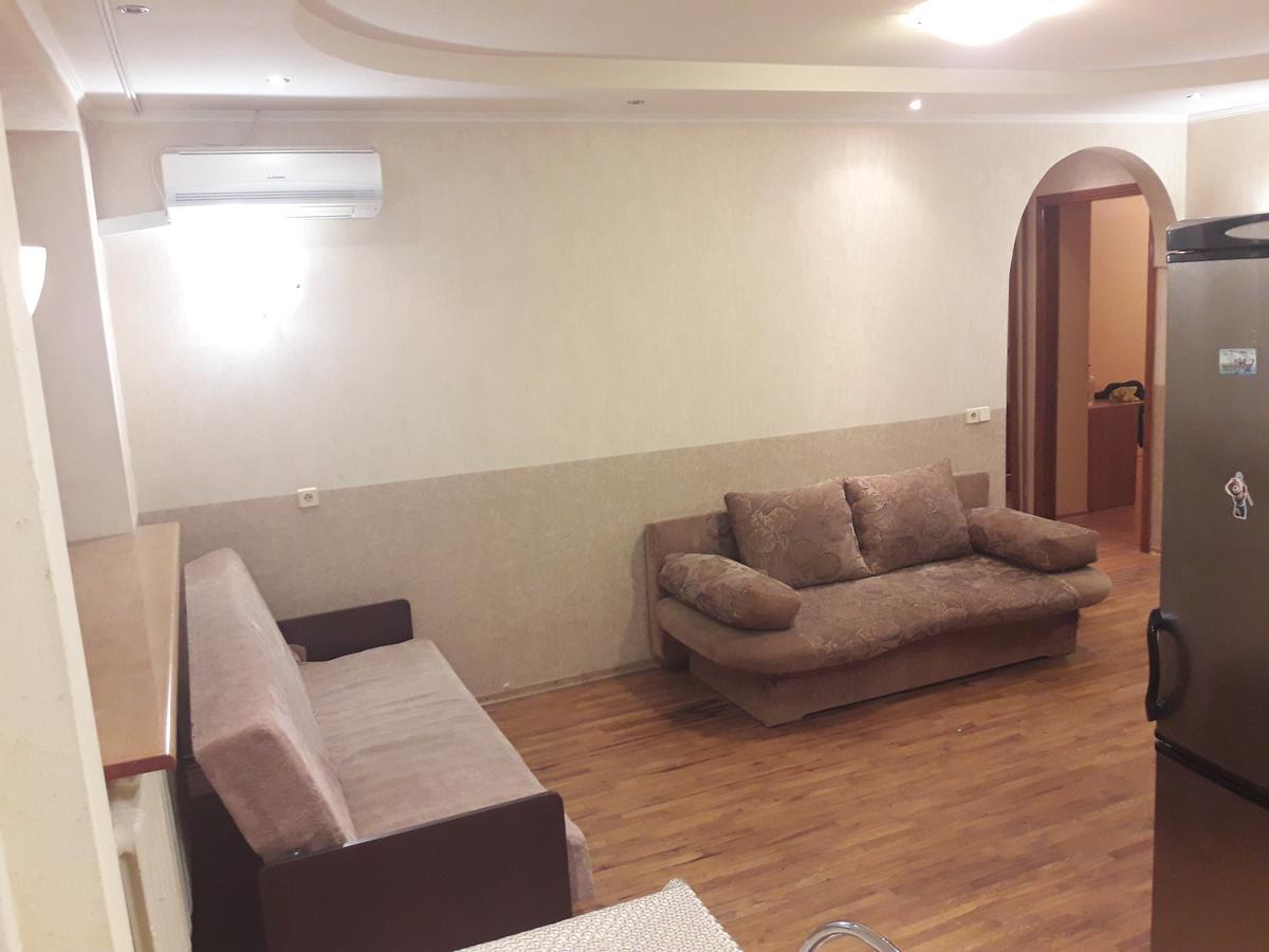 Appartment Near M. 23 Serpnya Jarkov Exterior foto